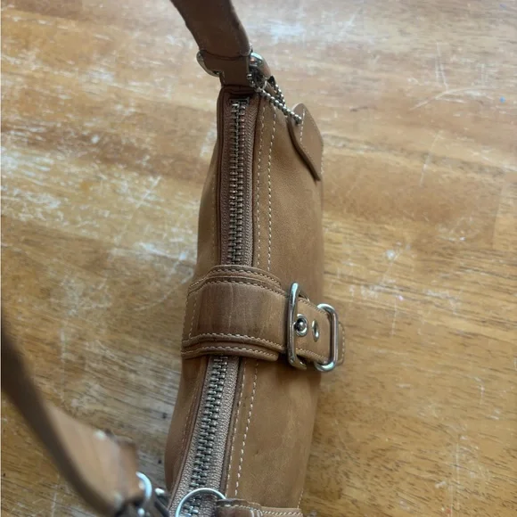 Coach Hamptons 7542 Camel Leather Shoulder Bag - Picture 7 of 15